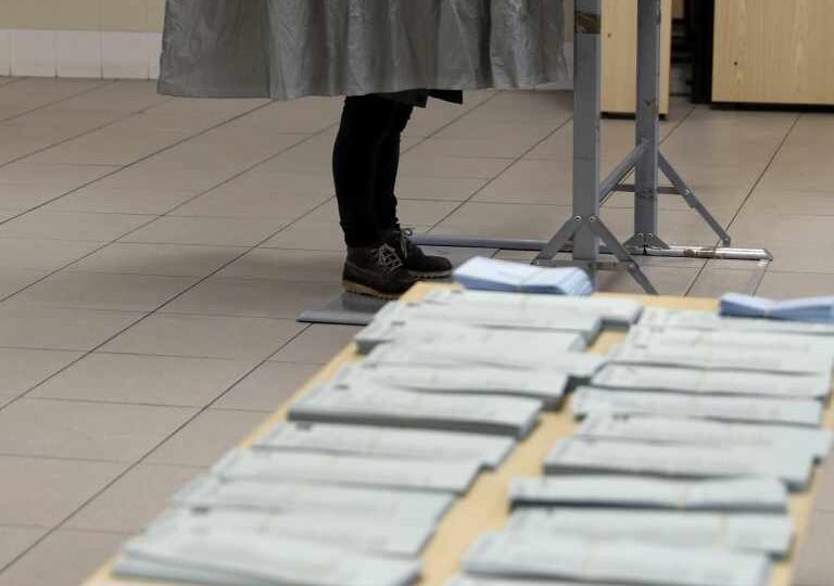 Nueve de cada 10 españoles se sienten "enfadados" con la repetición electoral