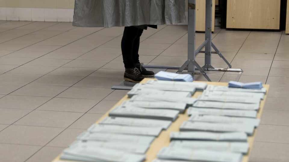 Nueve de cada 10 españoles se sienten "enfadados" con la repetición electoral