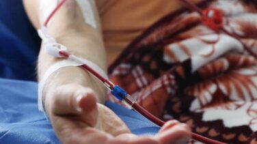 La mayor empresa de productos de diálisis sobornó a médicos de la Sanidad Pública