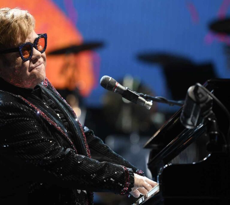 Sir Elton John, factoría de himnos