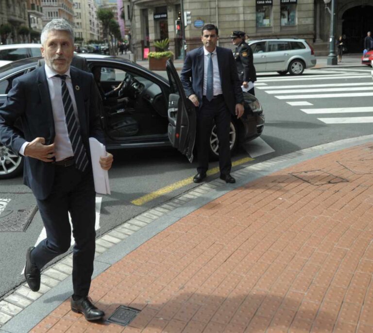 Grande Marlaska: "Debemos pedir perdón a las víctimas, algunos nos mantuvimos en silencio"