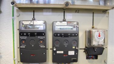 La 'nueva normalidad' llega a la luz: el consumo eléctrico vuelve a los niveles pre-Covid