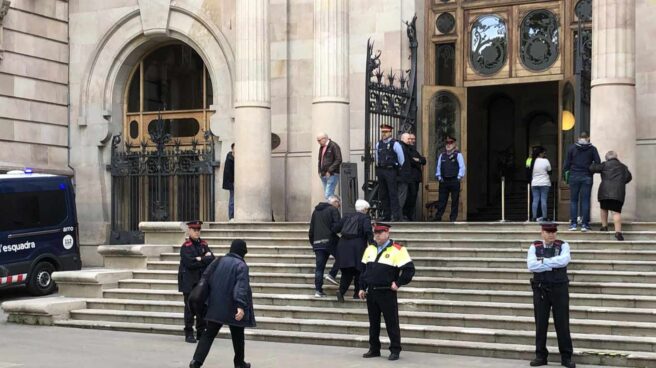 El ex profesor de los Maristas a su llegada a la Audiencia de Barcelona.