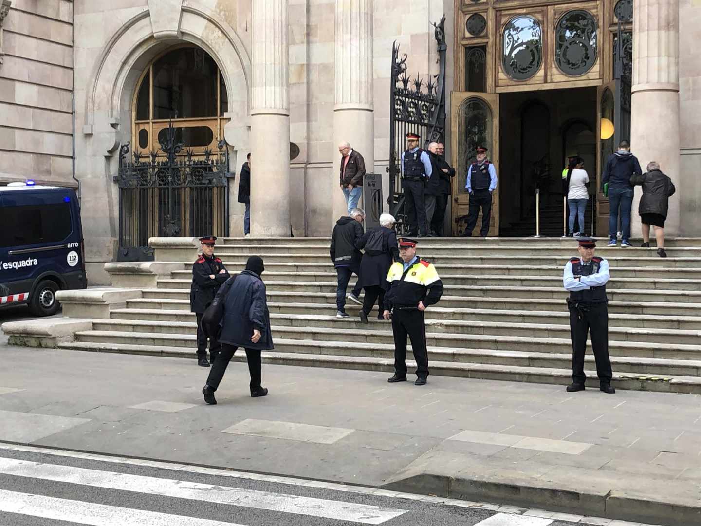 El ex profesor de los Maristas a su llegada a la Audiencia de Barcelona.