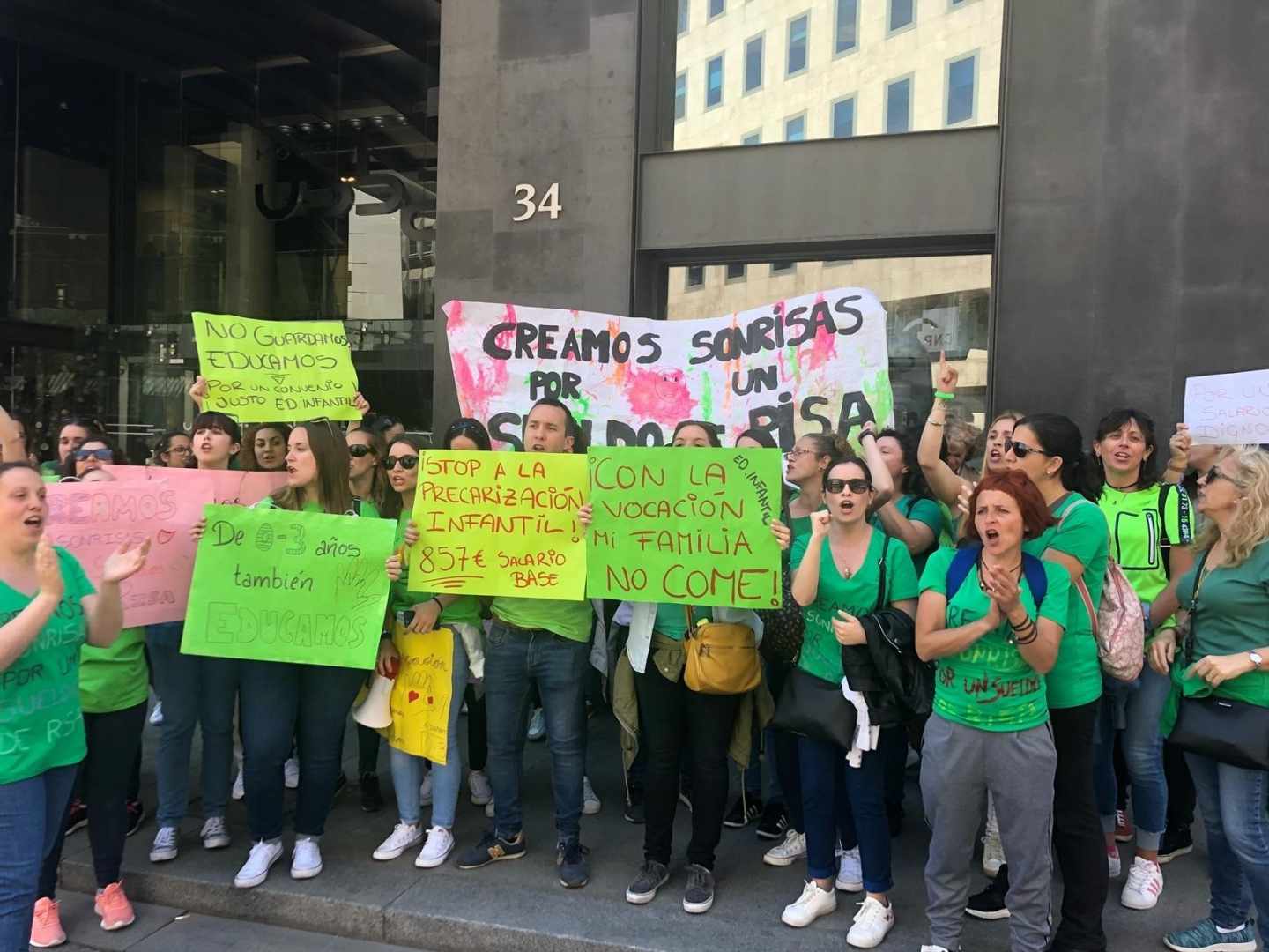 Una trabajadora de guardería: “Trabajé con conjuntivitis, si falto me descuentan el día”