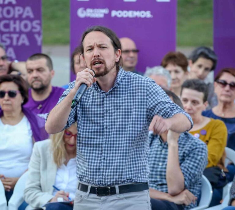 Iglesias dice que si el PSOE no pacta con Cs es porque Rivera "se ha vuelto loco"