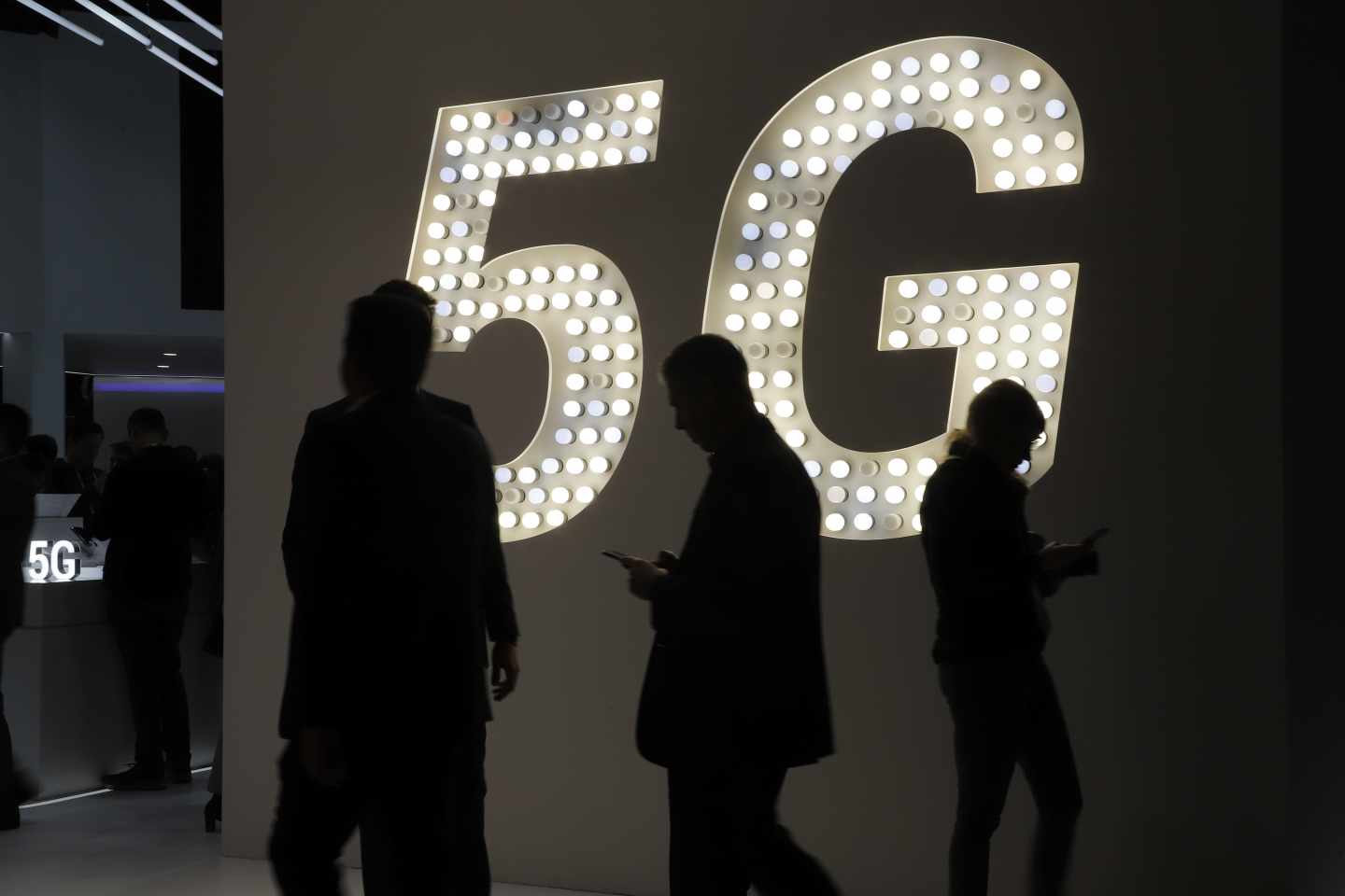 Una imagen de una pantalla anunciando el 5G en el Mobile World Congress
