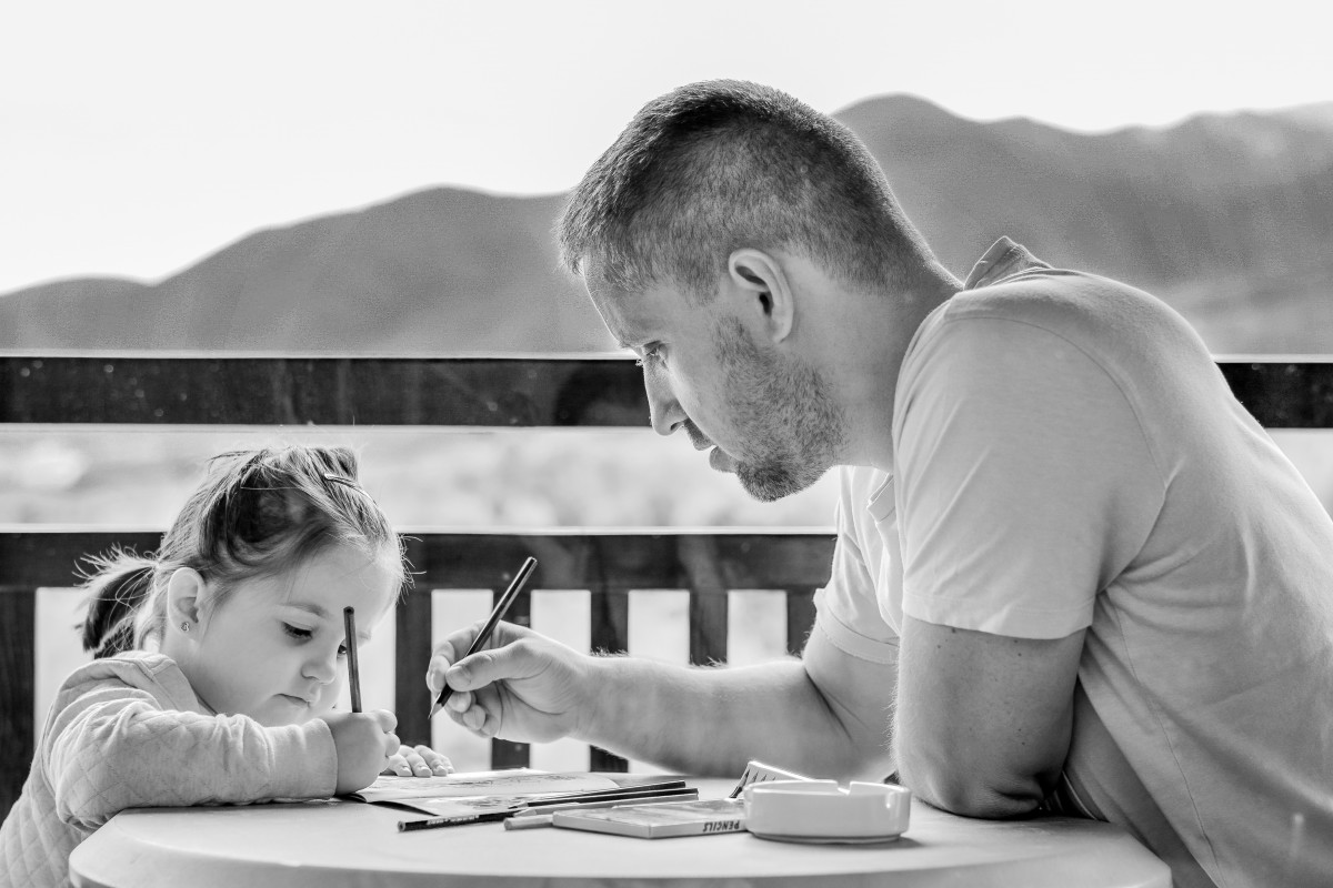 Uno de cada tres padres y madres reconoce que no dedica suficiente tiempo a sus hijos