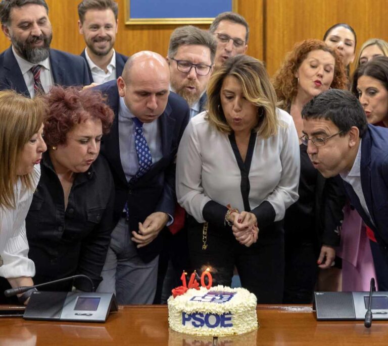 El PSOE llama "impresentable" a Podemos por votar junto a Vox el fin de los aforamientos en Andalucía