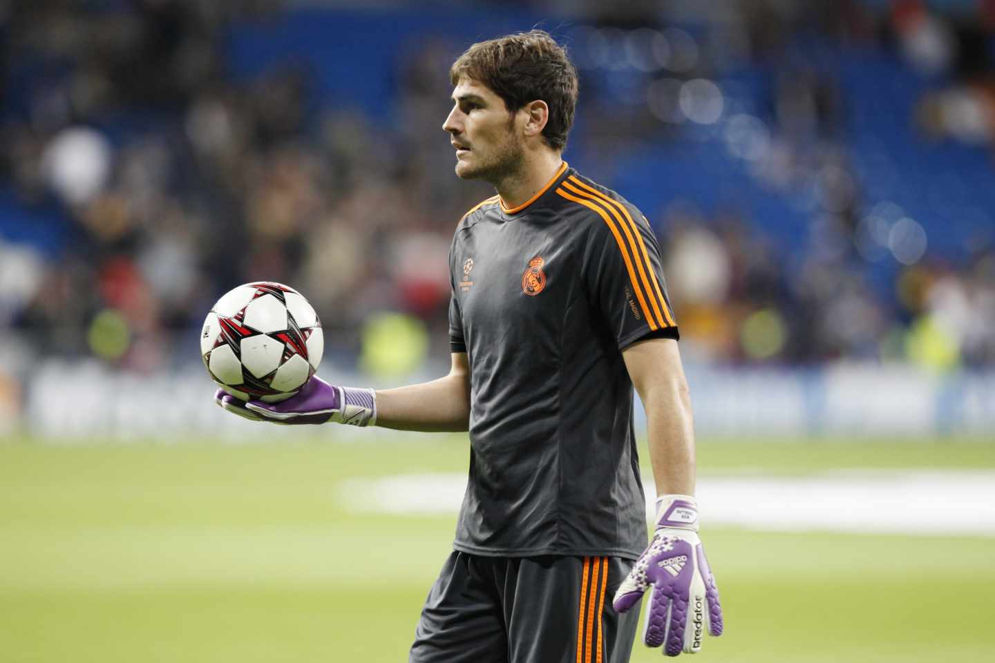 Iker Casillas, en el calentamiento de un partido de Champions League con el Real Madrid.