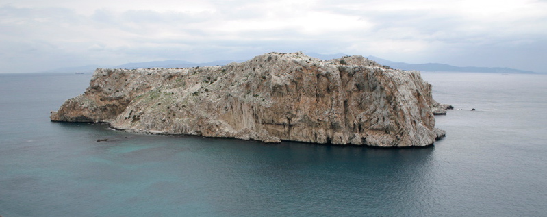 Islote de Perejil, visto desde la costa africana.