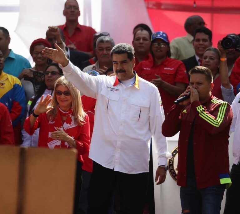 Trump congela todos los activos del régimen de Nicolás Maduro en EEUU