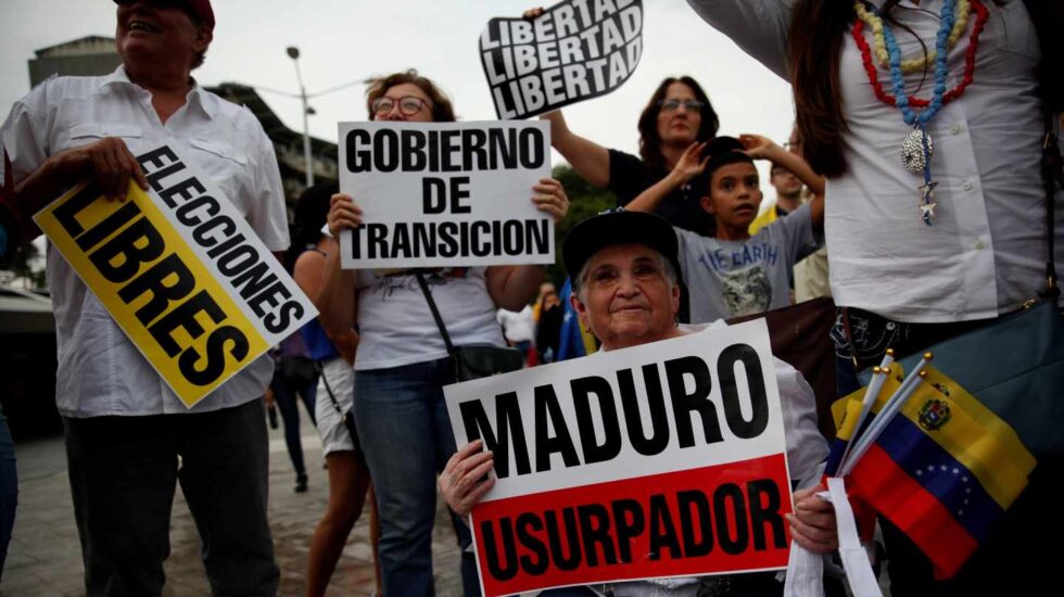 Ciudadanos protestan contra Nicolás Maduro, el miércoles 1 de mayo en Caracas.