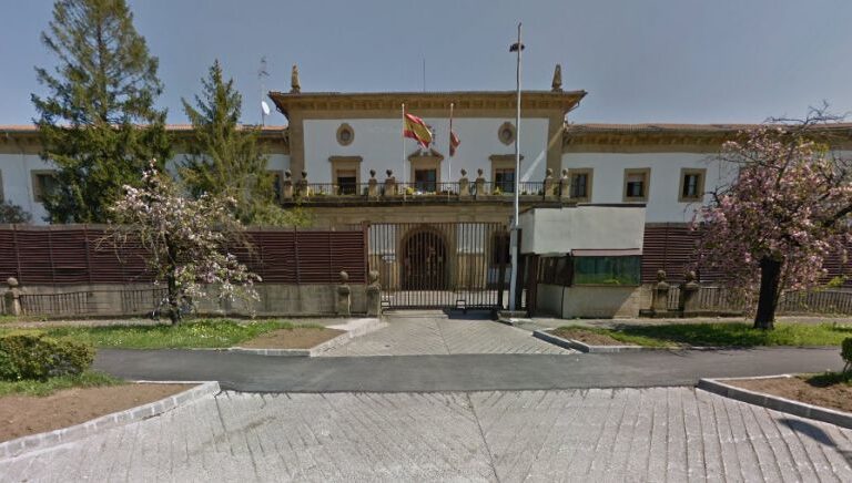 Hondarribia: un preso salva la vida a una niña que quería arrojarse al vacío