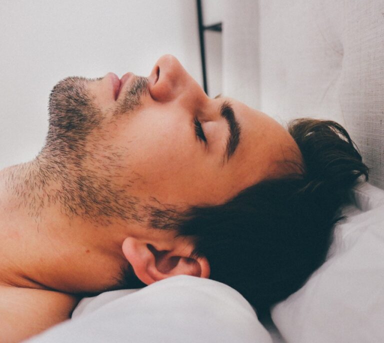 Viendo porno, por la tarde y en ocho minutos: así se masturban los españoles