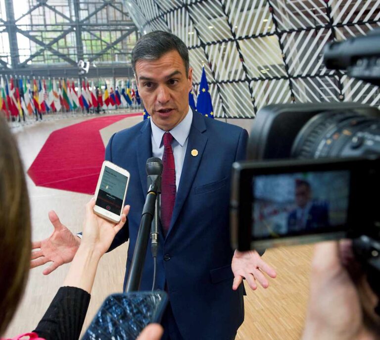 Sánchez usa el fracaso de Podemos para pedir a Iglesias que "reconsidere" su entrada en el Gobierno