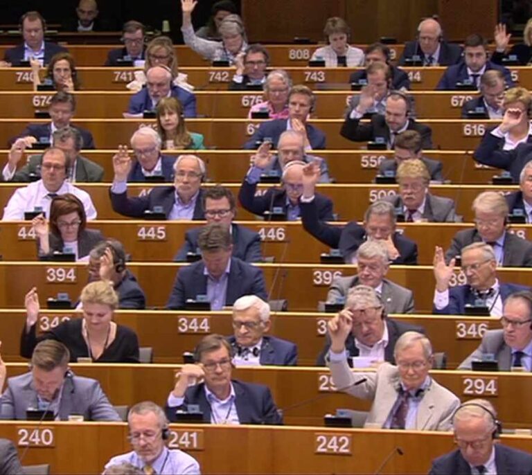 Así vive un eurodiputado: dietas suficientes para ahorrar toda la nómina