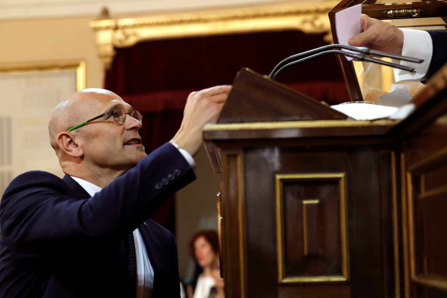 Raúl Romeva, en el momento de votar en el Senado.