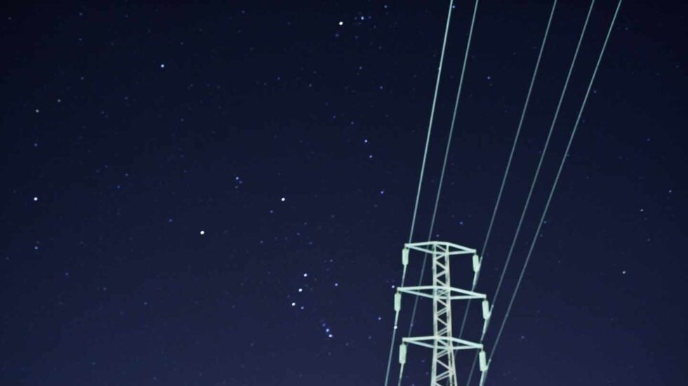 Una torre de la red eléctrica.