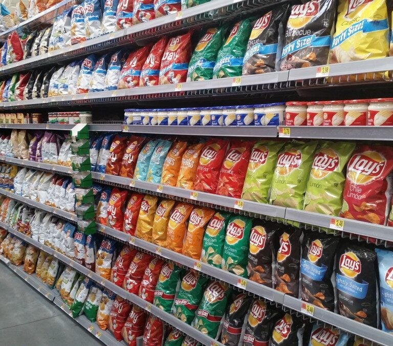 Comer alimentos ultraprocesados se asocia con mayor riesgo de depresión
