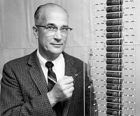 El Nobel e inventor del transistori William Shockley
