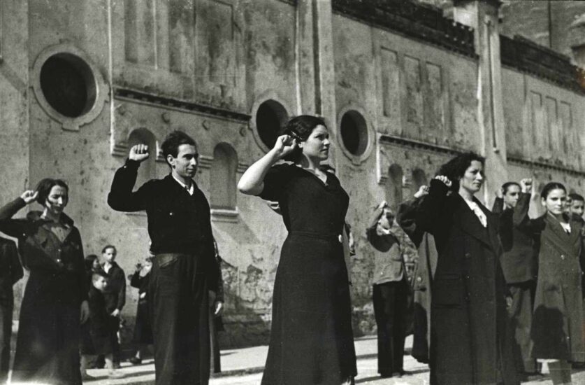 Miembros de las Juventudes Socialistas Unificadas. Gijón, 29 de marzo de 1937. Constantino Suárez. Museo del Pueblo de Asturias.