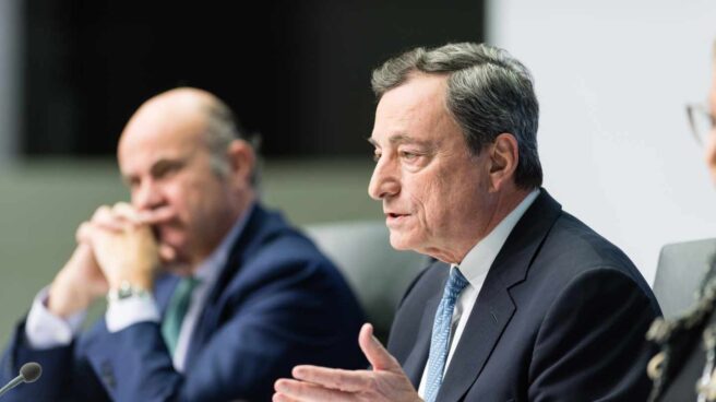 draghi_guindos Draghi admite que el BCE debate un nuevo recorte de tipos ante la debilidad de Europa.