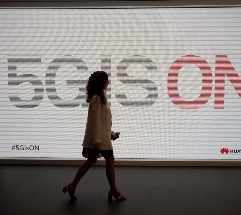 China ignora el veto a Huawei y concederá licencias comerciales del 5G "pronto"