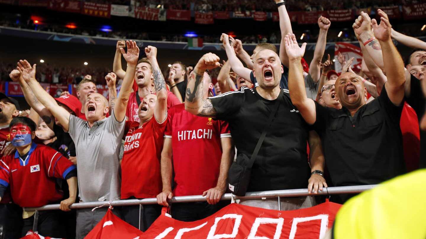 Aficionados del Liverpool en el Wanda Metropolitano.