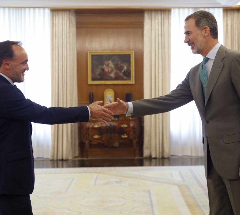 UPN ofrece facilitar la investidura de Sánchez a cambio de gobernar en Navarra