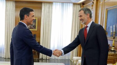 Sánchez retira el trato preferente a Iglesias y tiende la mano a PP y Cs para la investidura
