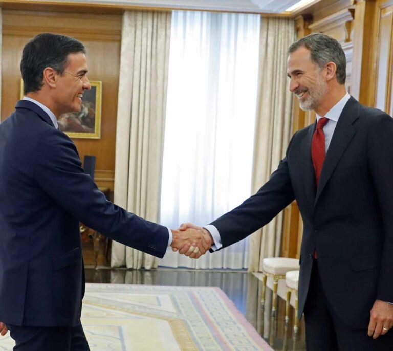 Sánchez retira el trato preferente a Iglesias y tiende la mano a PP y Cs para la investidura