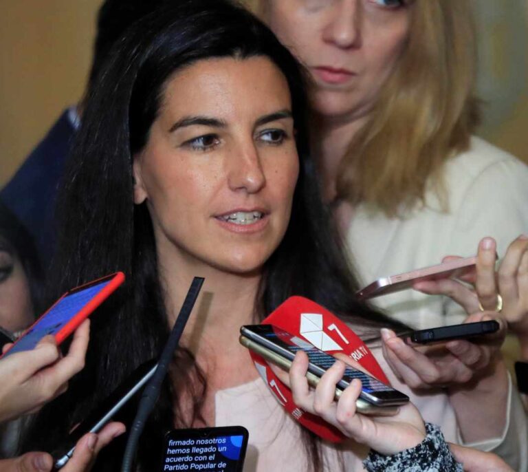 Vox exige a Ciudadanos firmar un acuerdo a tres para seguir negociando en Madrid