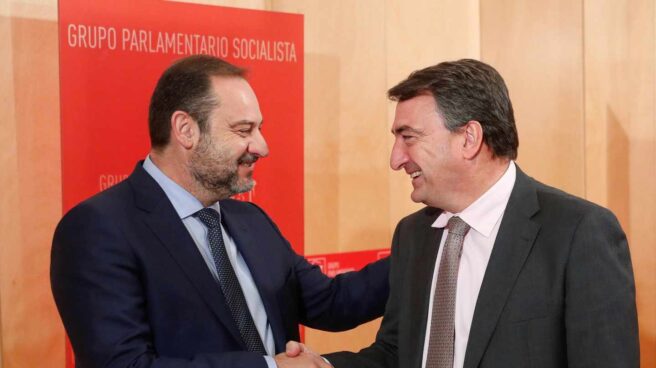 El PNV reclamará las transferencias pendientes y otro 'encaje territorial' en su cita con el PSOE