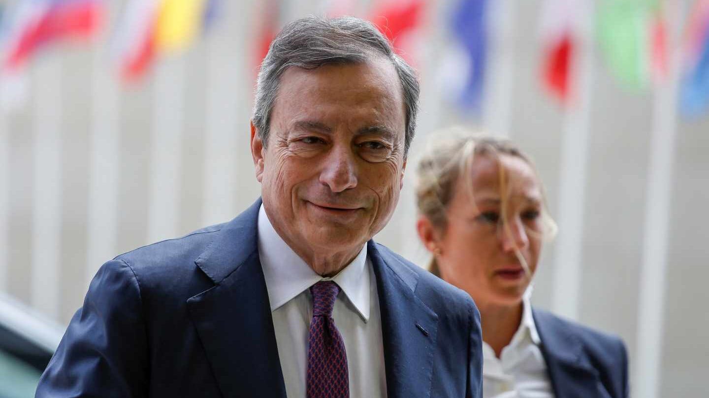 Los nuevos estímulos del BCE asustan a la banca e inquietan a Trump.