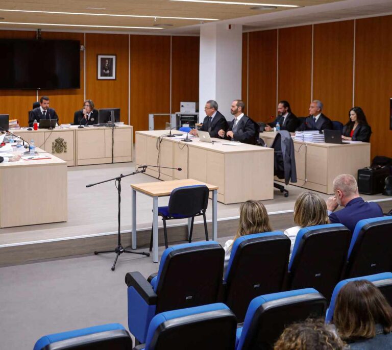 El juez mantiene al PP en el banquillo por la destrucción de los ordenadores de Bárcenas