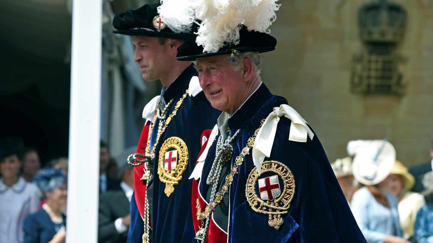 El príncipe Carlos de Inglaterra, junto a su hijo el príncipe Guillermo.