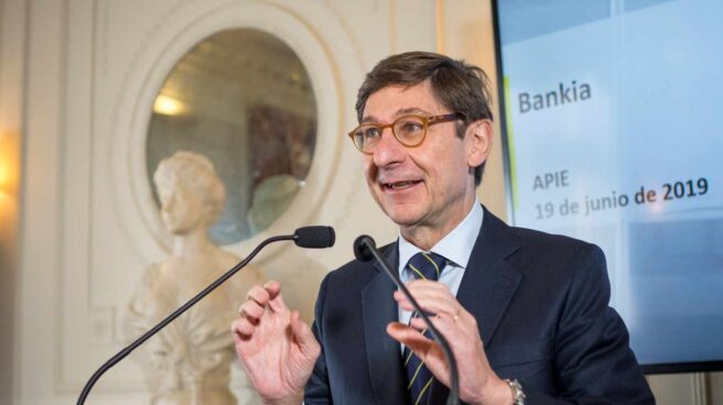 Bankia se compromete a repartir 2.500 millones en dividendos pese a los tipos bajos.