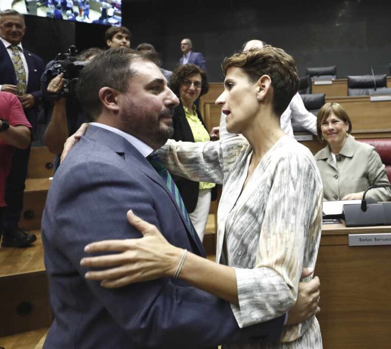 Chivite negocia ya con nacionalistas y Podemos su programa de Gobierno para Navarra