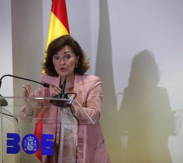 Calvo insta a Podemos a responder a la oferta de cargos fuera del Consejo de Ministros