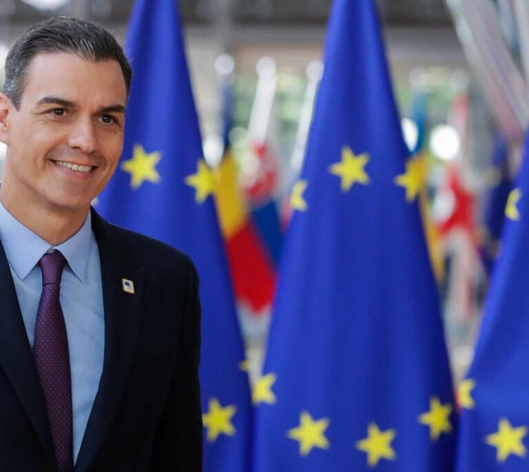 Sánchez se retrata: "Llevamos doce meses gobernando con Unidas Podemos"