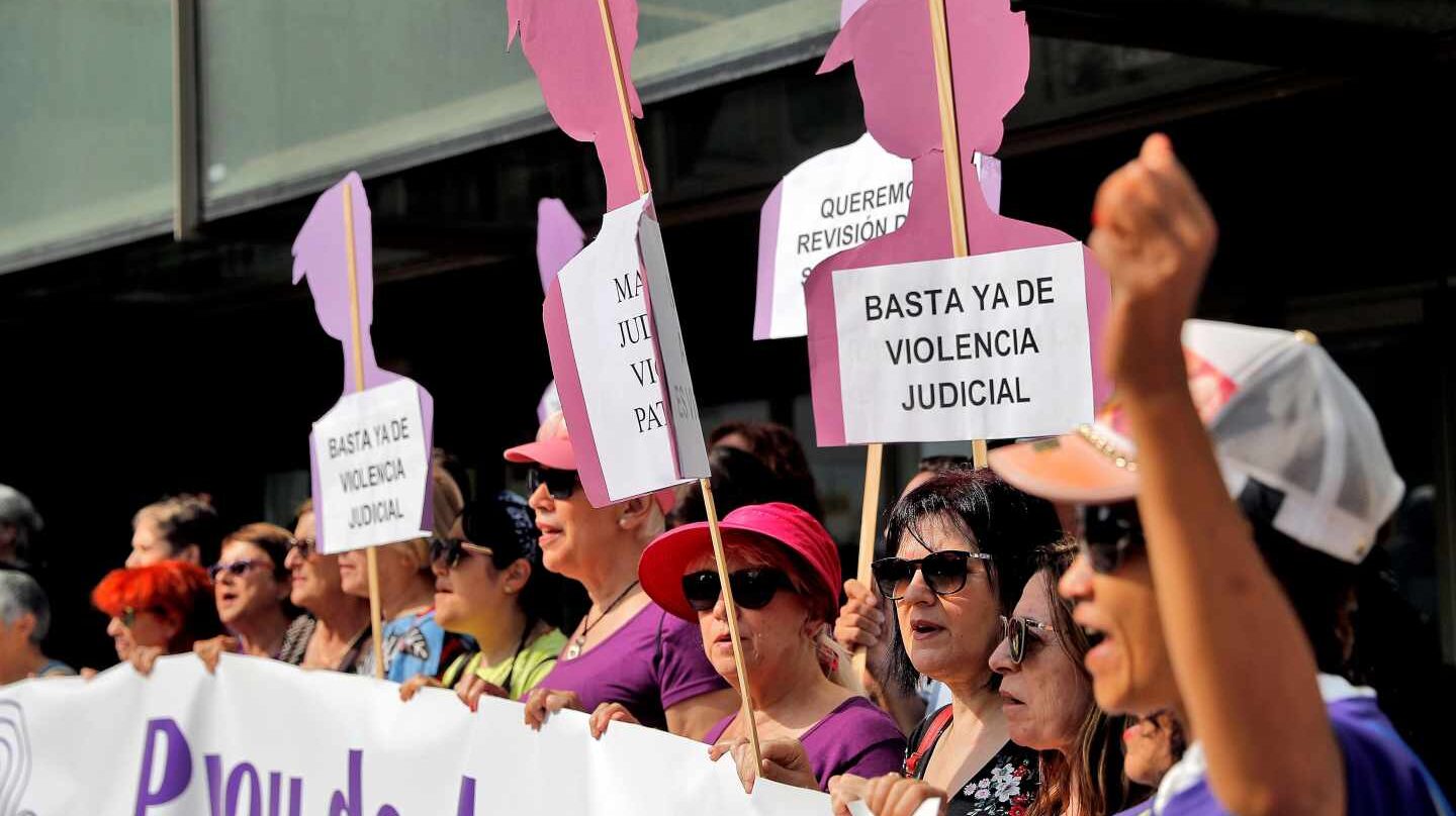 Concentración del Movimiento Feminista de Valencia para exigir revocar la sentencia de "La Manada"