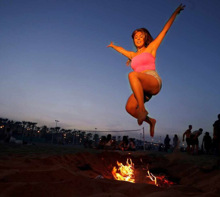 Las mejores fotografías de las hogueras de San Juan