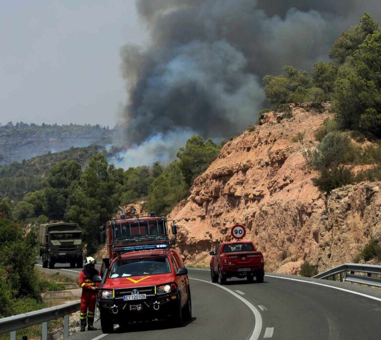 Controlado el incendio de Tarragona, que ha abrasado 6.000 hectáreas