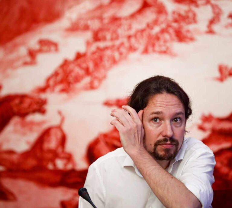 Iglesias se prepara para la "presión brutal" por la investidura bajo la amenaza Errejón