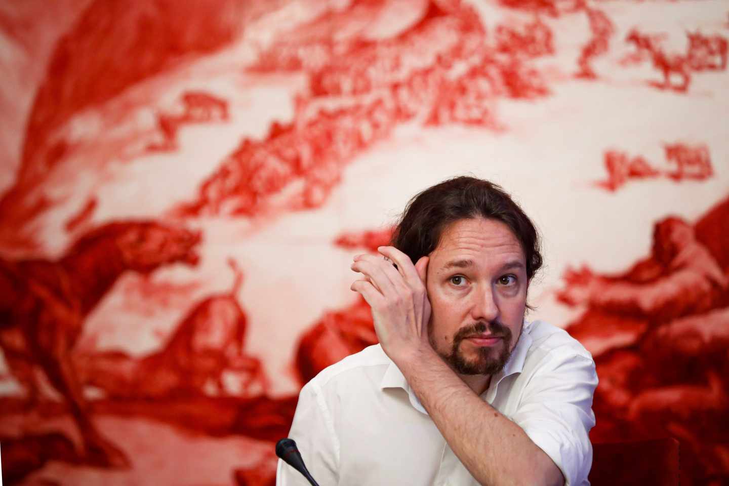 Iglesias se prepara para la "presión brutal" por la investidura bajo la amenaza Errejón