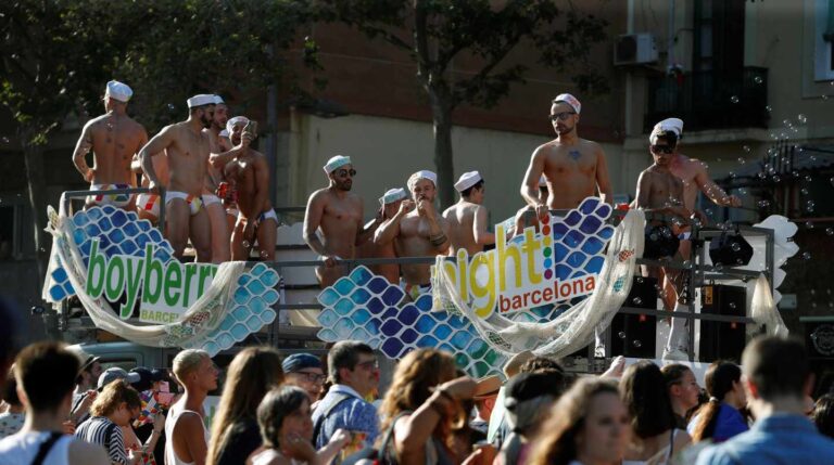 Participantes en la manifestación Pride LGTB.