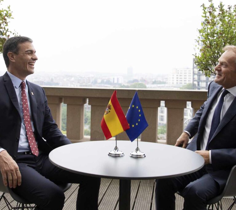 Sánchez se reúne con Tusk para hablar sobre el reparto de altos cargos de la UE