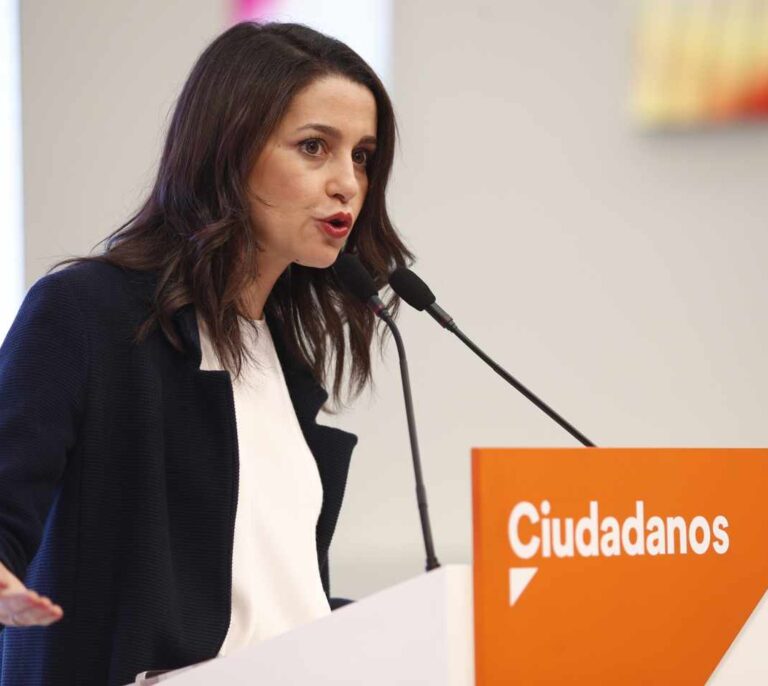Arrimadas afea a Toni Roldán que votase a favor de la estrategia de Cs de pactar con el PP