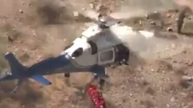 En helicóptero y dando vueltas sin control en la camilla: así ha sido el rescate de una anciana